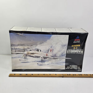 SEALED Accurate Miniatures ILYUSHIN IL-2 Stormovik 3409 Flying Tank 1/48th NEW
